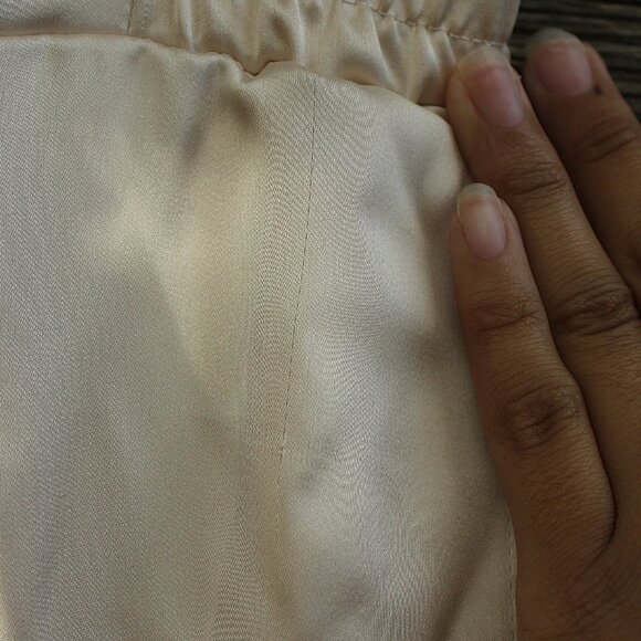 'Sincerely Jules' NWT beige satin jogger pants - Picture 5 of 8